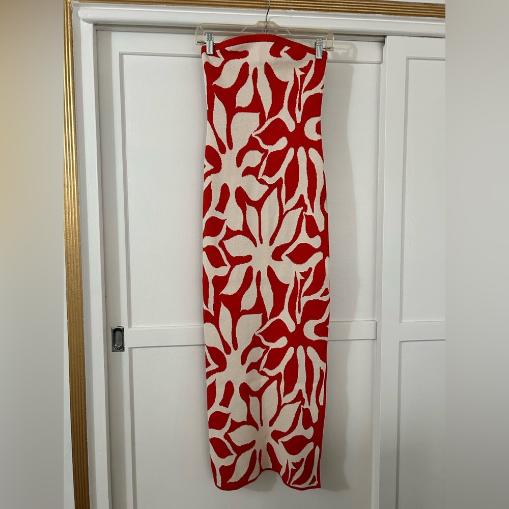 House of Harlow 1960 Red and Cream Floral Maxi Dress - Picture 2 of 3